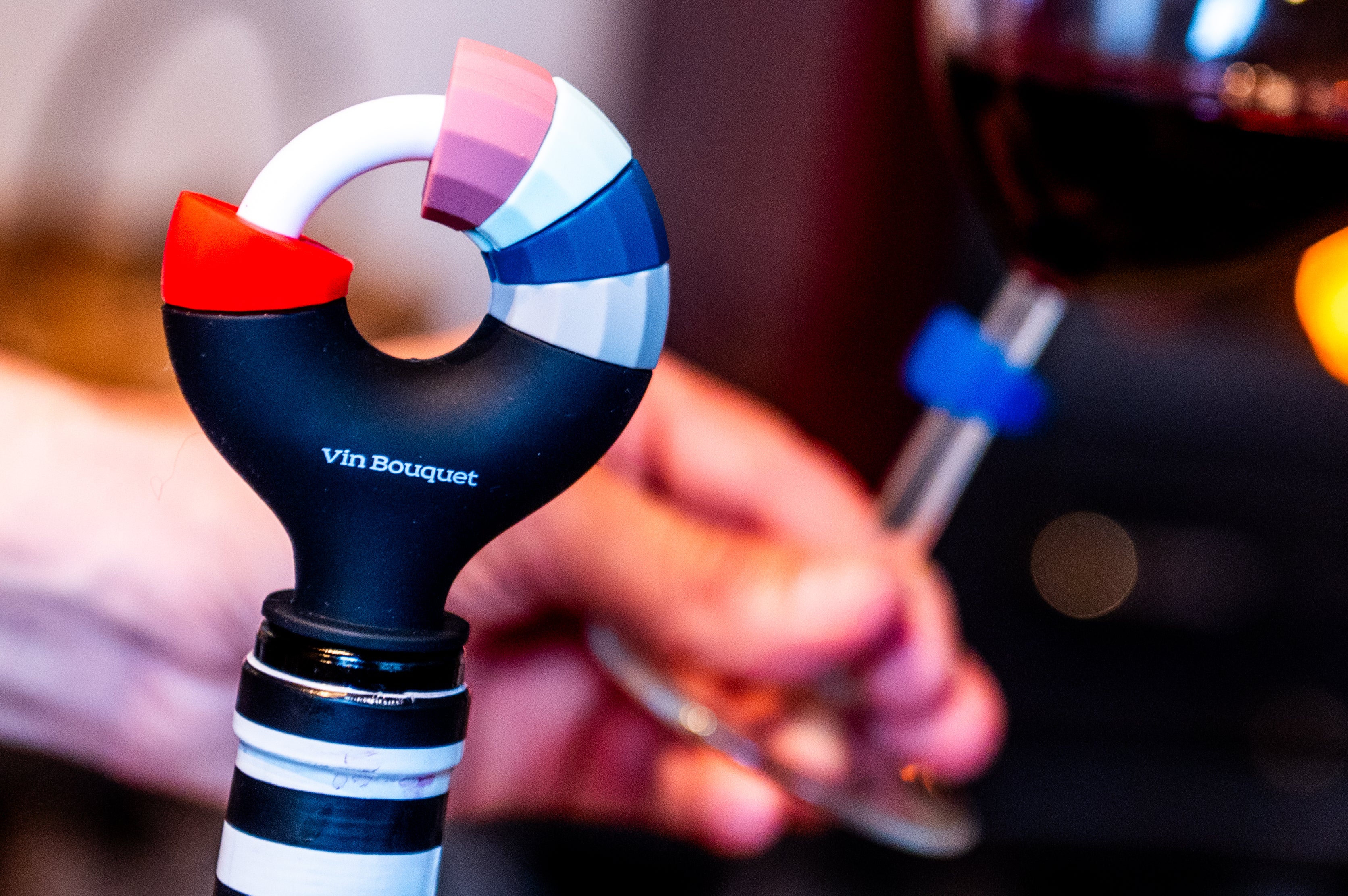 Tapón para botella con marcacopas