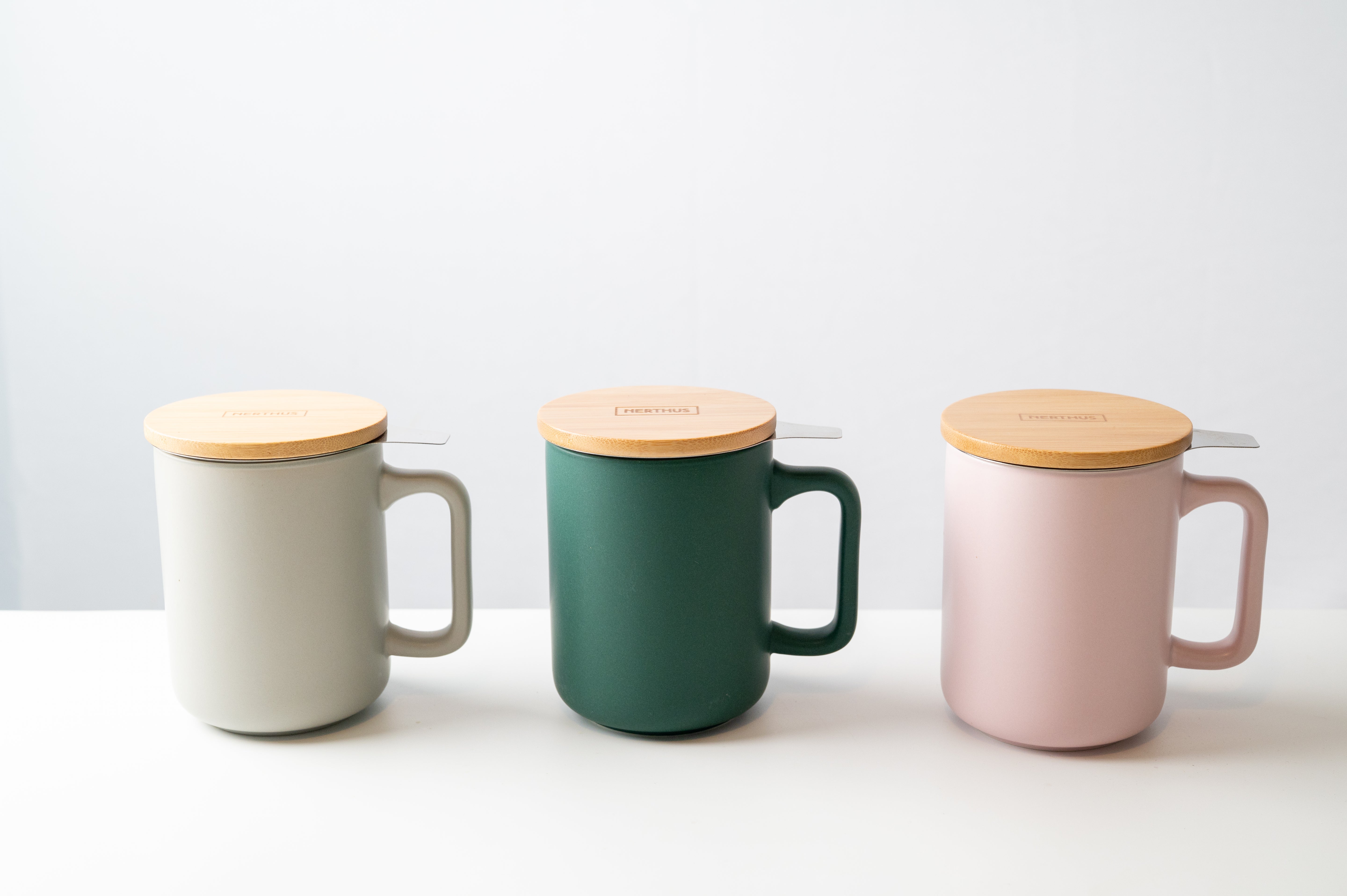 Taza de Té Cerámica con Filtro Infusor Inox y Tapa de Bambú