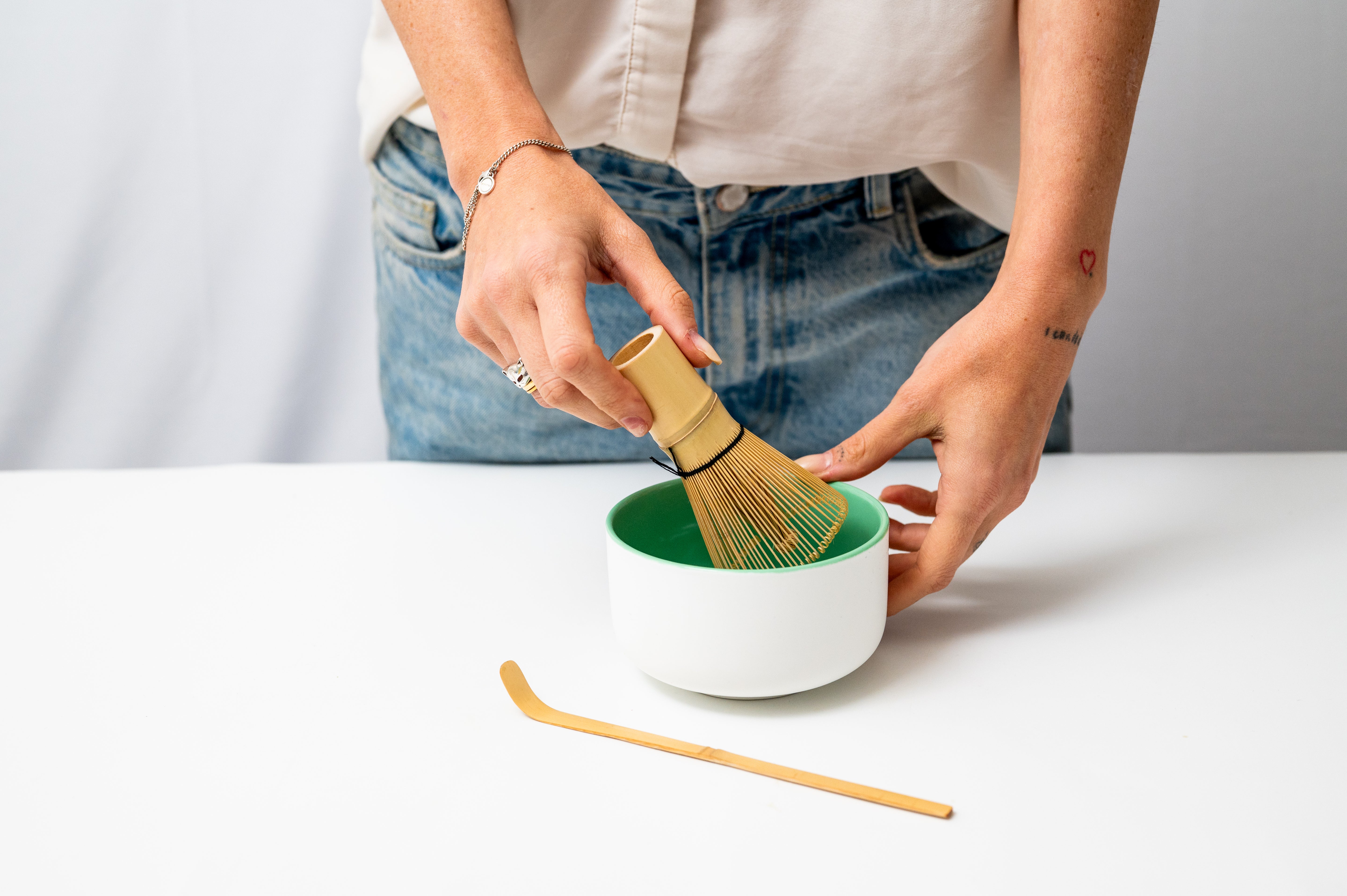 Set de Té Matcha 3 Piezas – Bol Cerámico, Batidor de Bambú 72 Varillas y Cucharilla