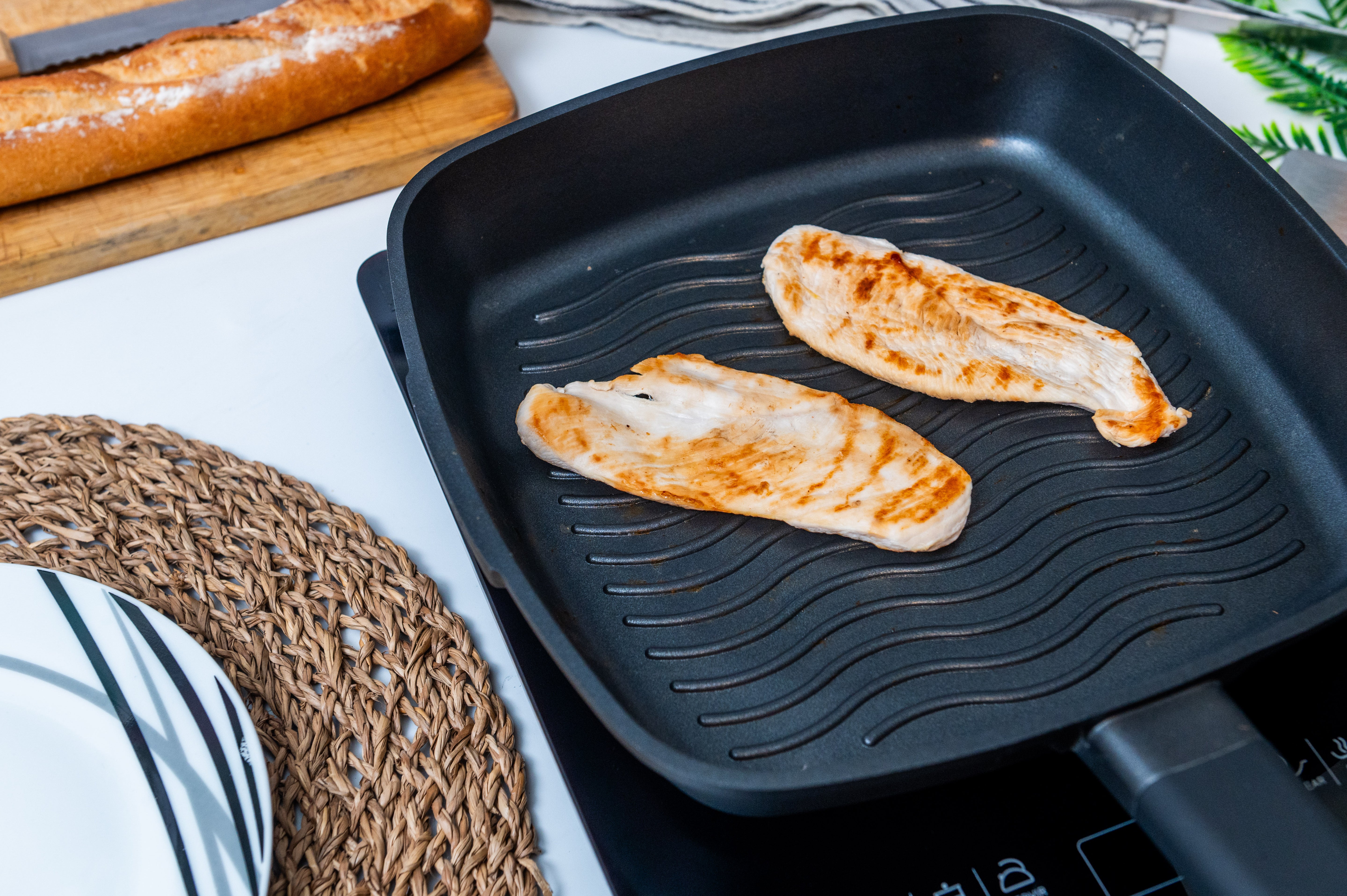 Sartén Grill de Aluminio Fundido Antiadherente Quantanium 28 cm