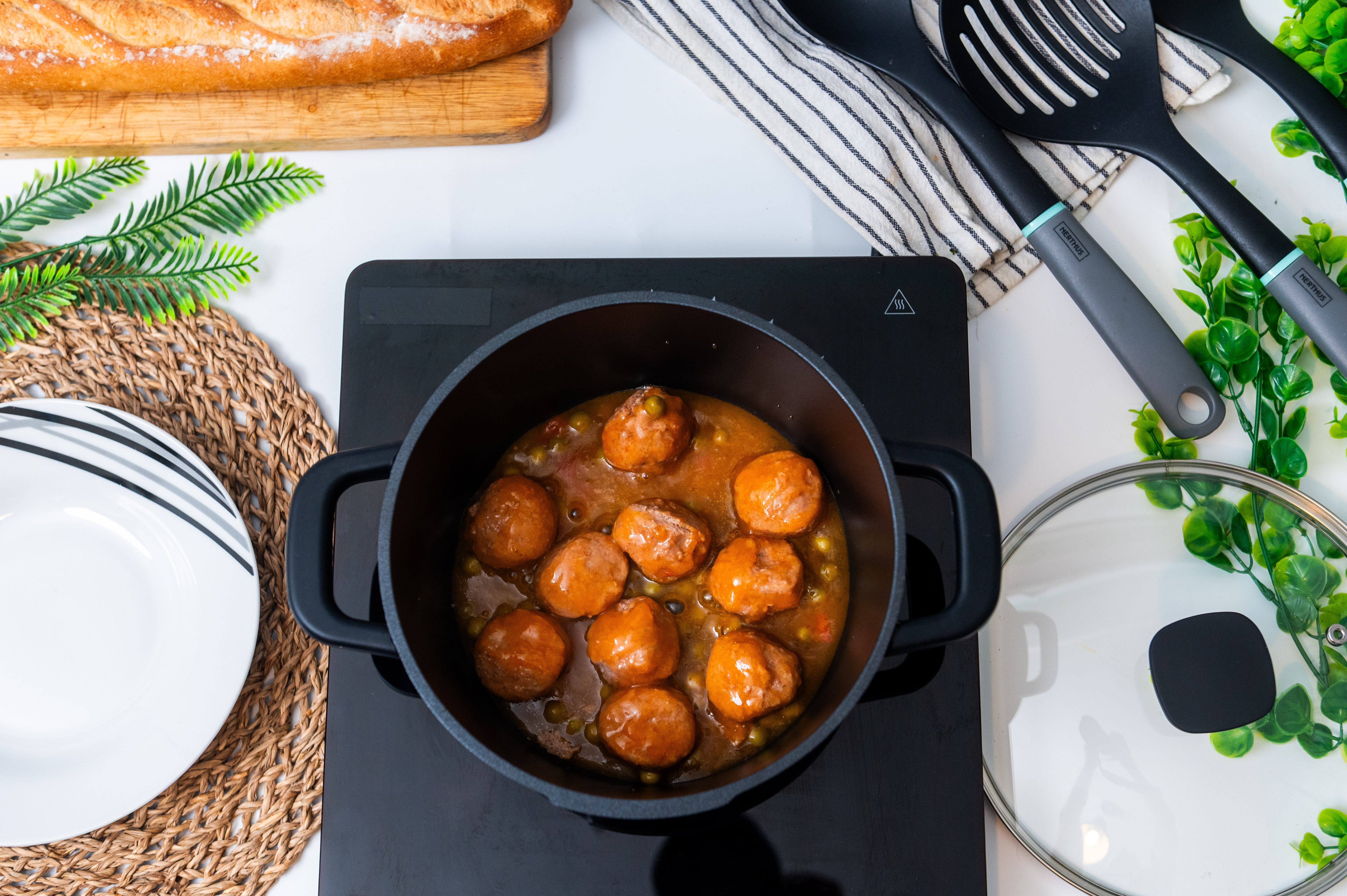 Cacerola Alta de Aluminio Fundido con Tapa de Cristal – Antiadherente Quantanium