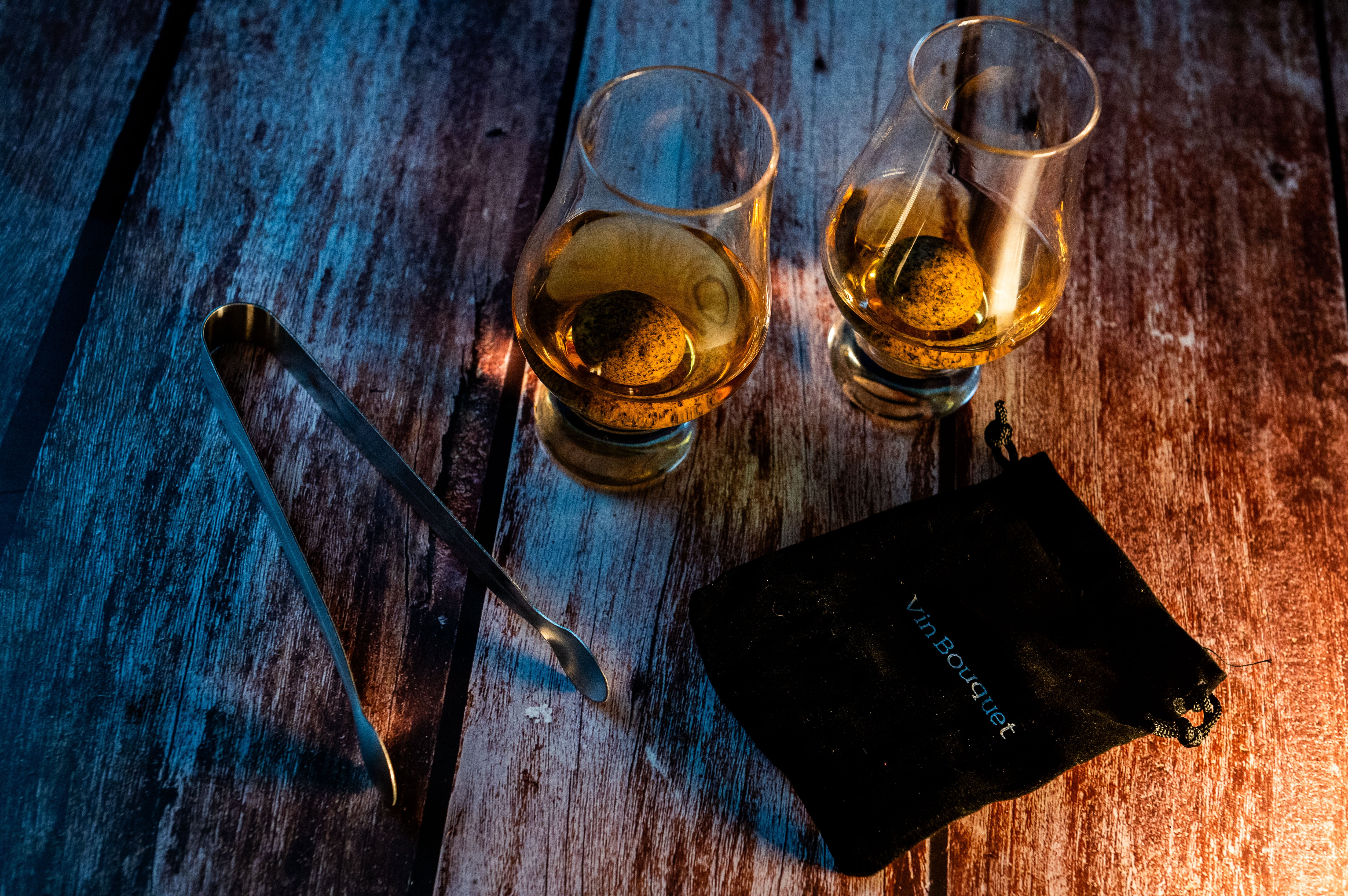 Set 2 Vasos Whisky Clásicos con Piedras Frías y Pinzas